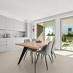 Luxury Escape Private Sunny Terrace & Pool Lejlighed