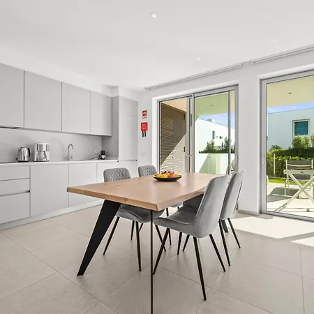 Luxury Escape Private Sunny Terrace & Pool Appartement