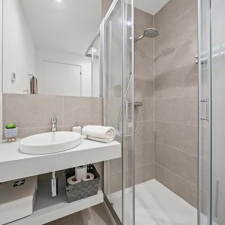 Luxury Escape Private Sunny Terrace & Pool * Lagos