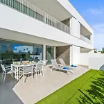 Luxury Escape Private Sunny Terrace & Pool *