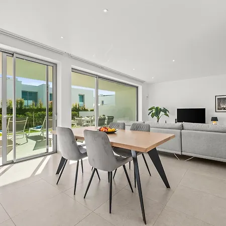Luxury Escape Private Sunny Terrace&pool Apartamento