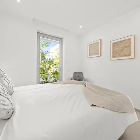 Apartment Luxury Escape Private Sunny Terrace & Pool *