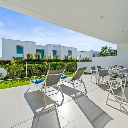 Luxury Escape Private Sunny Terrace&pool Apartamento